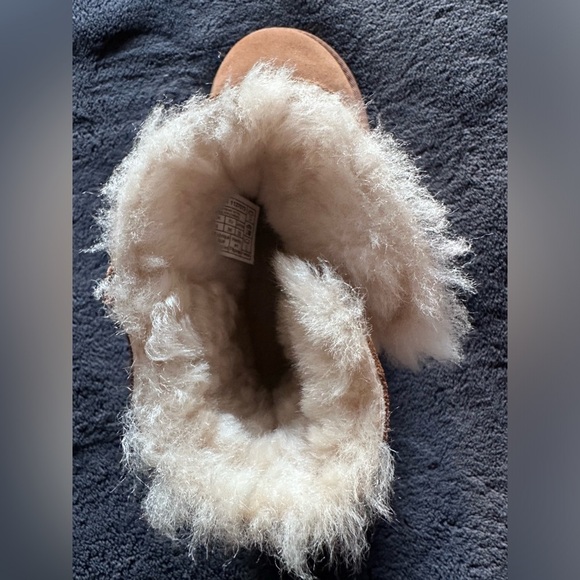 NIB UGG Bailey Mini Logo Strap Bootie - Size Womens 5 - Color Brown - Picture 6 of 13